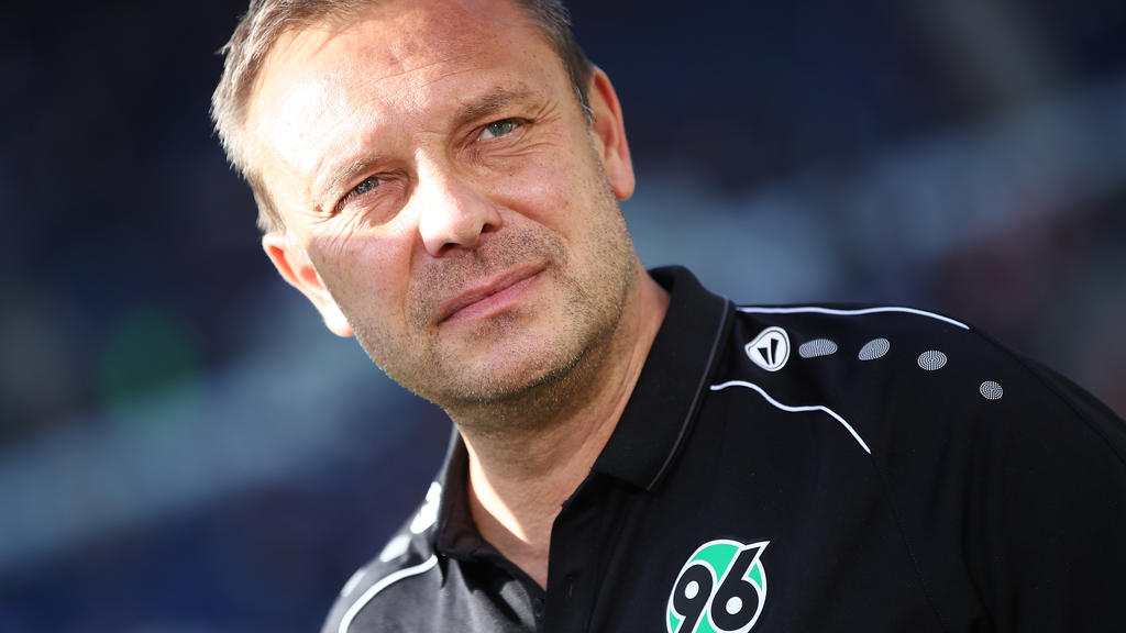 Hannovers Trainer André Breitenreiter freut sich auf die Partie gegen Augsburg