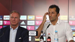 Hasan Salihamidzic (r.) äußerte sich jüngst zur Trainerfrage bei den Bayern