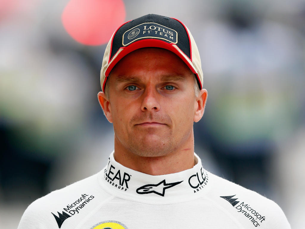 Heikki Kovalainen am Steuer des Lexus LC500 bei Testfahrten in Hockenheim Heikki Kovalainen am Steuer des Lexus LC500 bei Testfahrten in Hockenheim