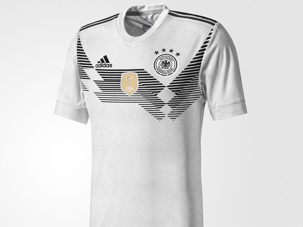 Ist dies das Trikot des DFB-Teams bei der WM 2018? Quelle: www.footyheadlines.com