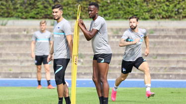 Dodi Lukebakio (Bildmitte) soll Hertha BSC in diesem Sommer noch verlassen