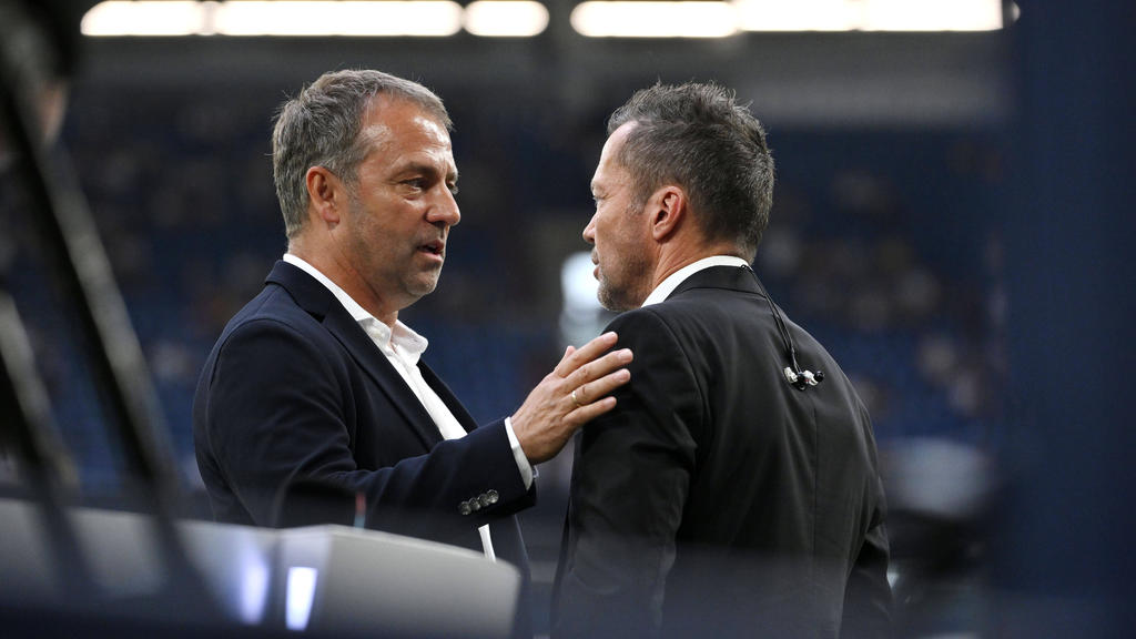 Bundestrainer Hansi Flick (l.) steht in der Kritik, Lothar Matthäus hat aber keine Lust auf den Posten Bundestrainer Hansi Flick (l.) steht in der Kritik, Lothar Matthäus hat aber keine Lust auf den Posten