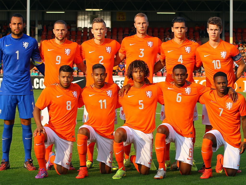 Jong Oranje tegen Jong Georgië, v.l.n.r: 
Boven: Hahn, Castaignos, Te Wierik, Van der Hoorn, Rekik, Van Ginkel
Onder: Vilhena, Boëtius, Aké, Ebecilio, Ondaan.