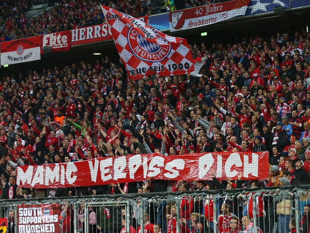 Die Bayern-Fans begrüßten Zdravko Mamic auf ihre Weise