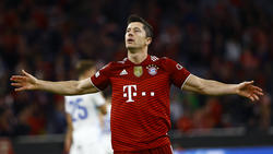 Robert Lewandowski steht beim FC Bayern bis 2023 unter Vertrag