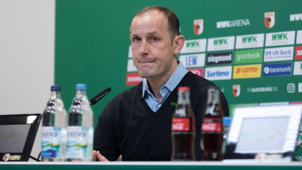 Heiko Herrlich muss nicht um seinen Job beim FC Augsburg fürchten