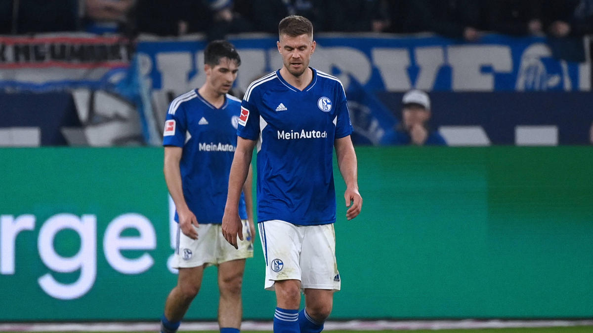 Simon Terodde und der FC Schalke 04 gehen im Sommer getrennte Weg