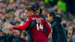 Jordan Henderson (v.) ist der Kapitän des FC Liverpool