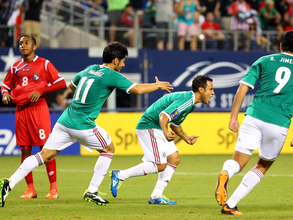 Luis Montes (M.) und Mexiko zittern um die WM-Teilnahme