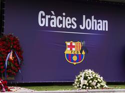 Espacio memorial instalado en el Camp Nou para despedir a Johan Cruyff. (Foto: Getty)