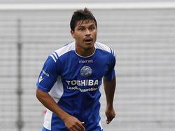 Alair Cruz Vicente in actie tijdens FC Oss - FC Den Bosch. (15-9-2013)