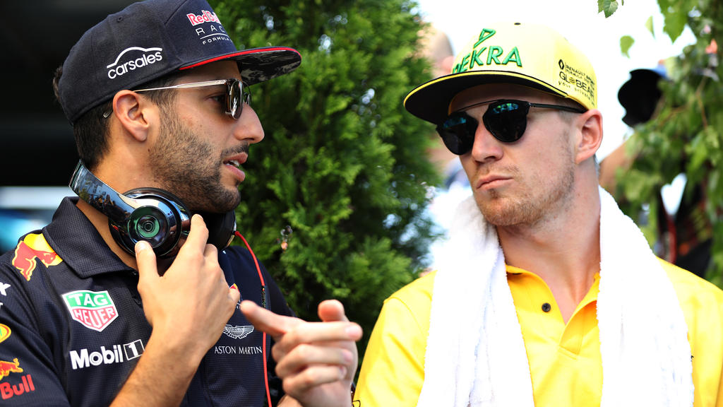 Nico Hülkenberg (r.) sieht das Stallduell mit Daniel Ricciardo gelassen Nico Hülkenberg (r.) sieht das Stallduell mit Daniel Ricciardo gelassen