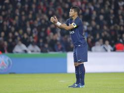 Thiago Silva vraagt om hulp tijdens het competitieduel Paris Saint-Germain - Olympique Marseille (23-10-2016).