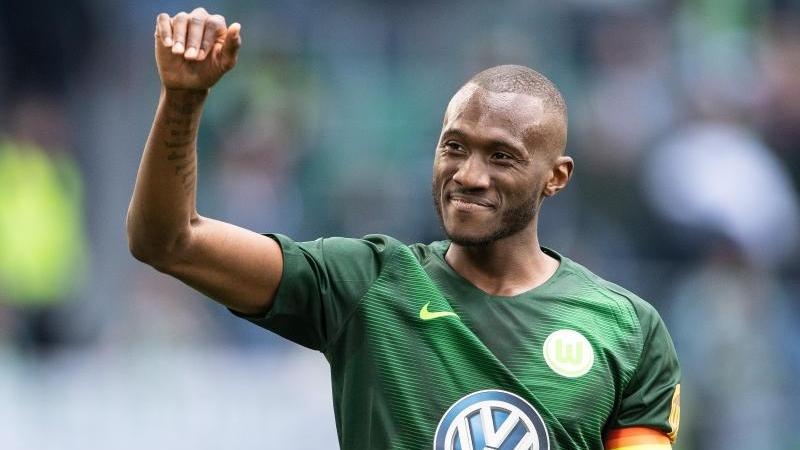 Bleibt VfL-Kapitän: Der Franzose Josuha Guilavogui. Foto: Swen Pförtner Bleibt VfL-Kapitän: Der Franzose Josuha Guilavogui. Foto: Swen Pförtner