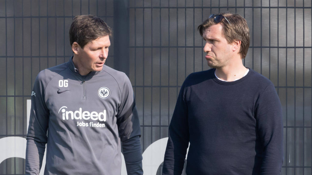 Der Aufsichtsratsvorsitzende der Eintracht Frankfurt, Philip Holzer, hat Markus Krösche (re.) verteidigt Der Aufsichtsratsvorsitzende der Eintracht Frankfurt, Philip Holzer, hat Markus Krösche (re.) verteidigt