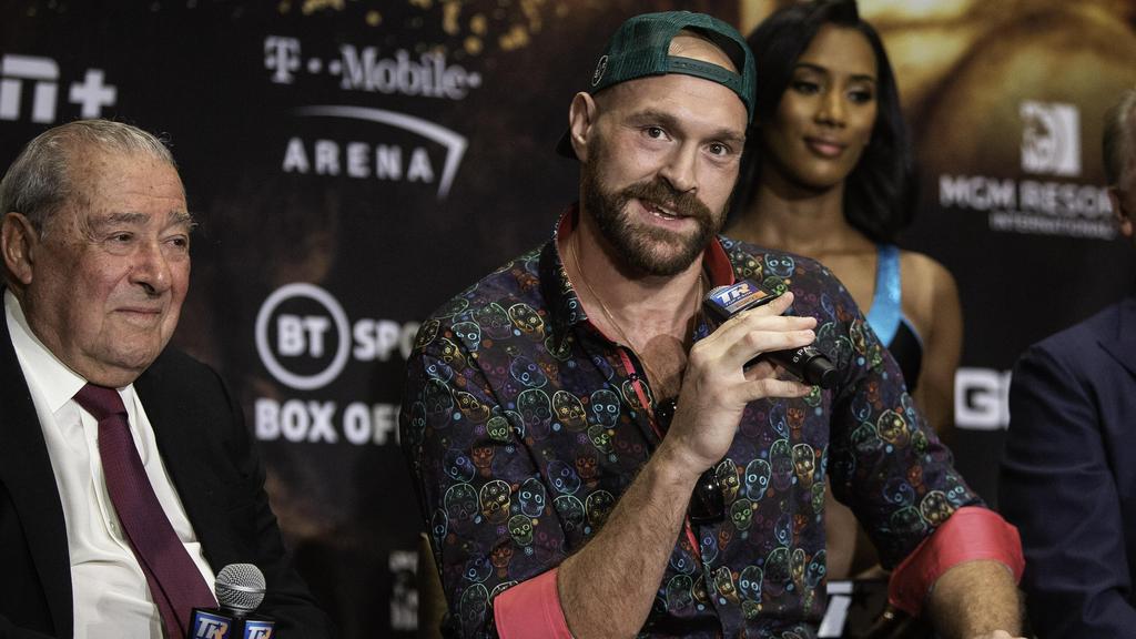Tyson Fury greift nach der WBC-Krone von Deontay Wilder Tyson Fury greift nach der WBC-Krone von Deontay Wilder