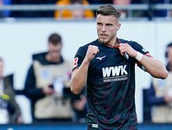 Augsburgs Topstürmer Ermedin Demirovic weckt das Interesse größerer Klubs