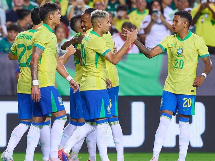 Copa-Mitfavorit Brasilien setzte sich mit 3:2 (1:0) gegen Mexiko durch