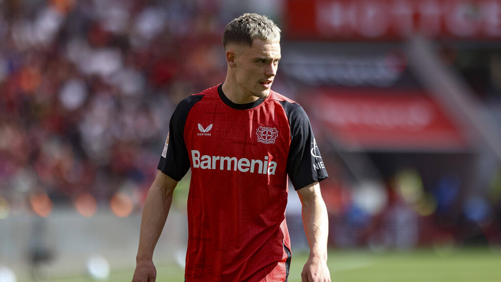 Florian Wirtz steht bei Bayer Leverkusen noch bis 2027 unter Vertrag Florian Wirtz steht bei Bayer Leverkusen noch bis 2027 unter Vertrag
