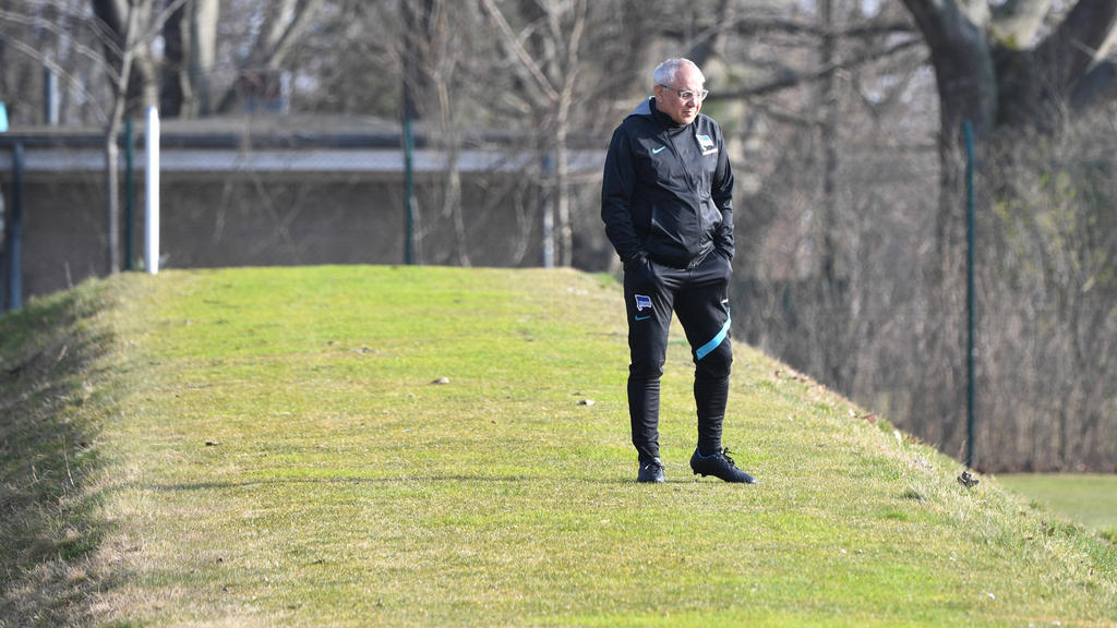 Sieht trotz des Sieges Verbesserungsbedarf: Felix Magath Sieht trotz des Sieges Verbesserungsbedarf: Felix Magath