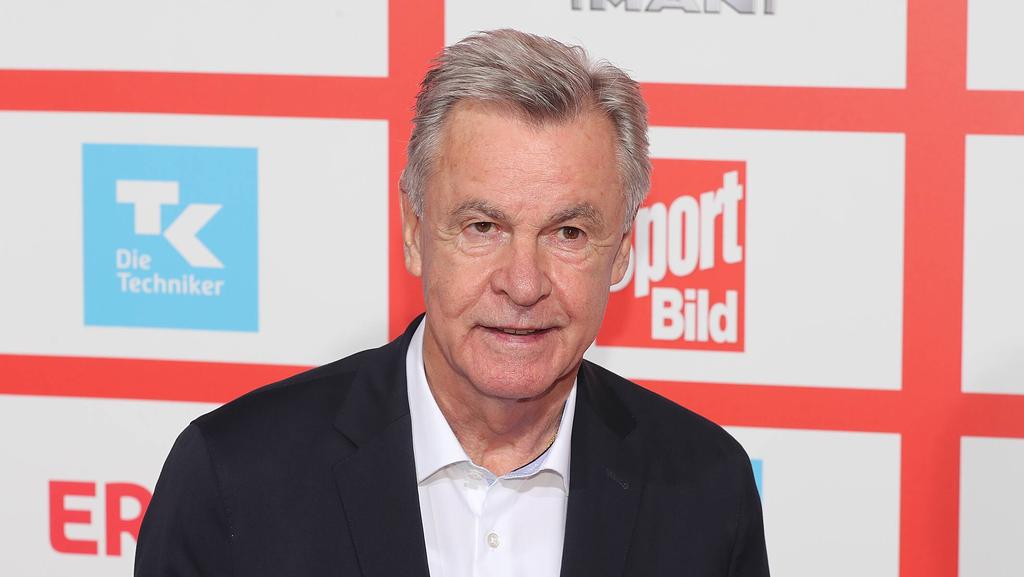 Ottmar Hitzfeld kritisierte den BVB für die Entlassung von Lucien Favre Ottmar Hitzfeld kritisierte den BVB für die Entlassung von Lucien Favre