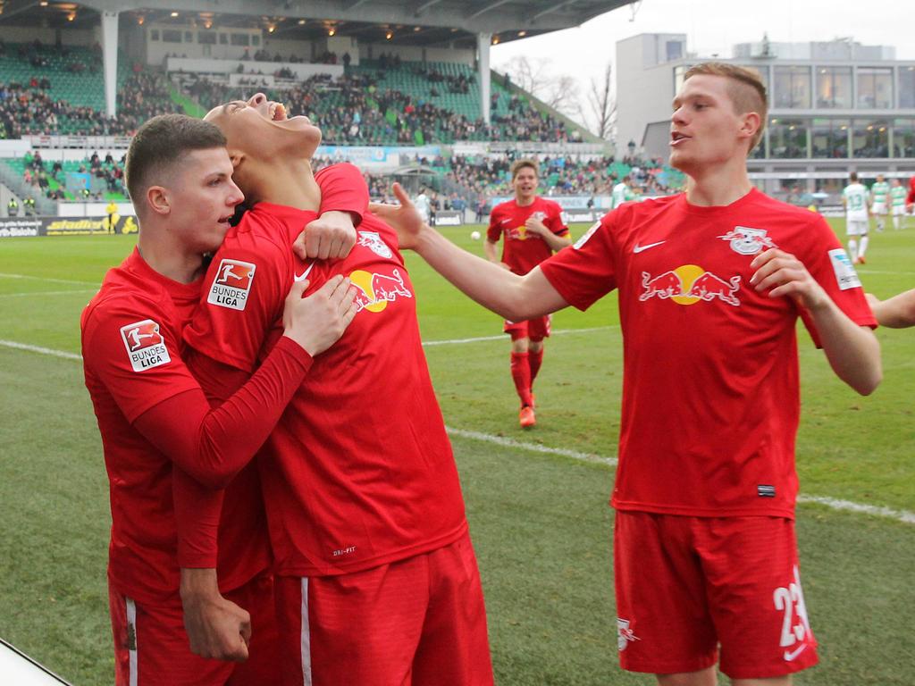 Yussuf Poulsen (M.) hat RB Leipzig in Führung geschossen