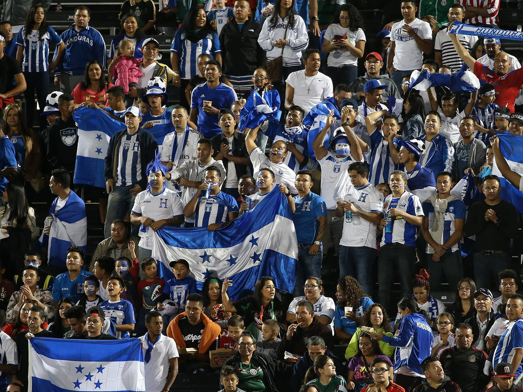 Imagen de la hinchada hondureña en un partido ante México. (Foto: Getty)