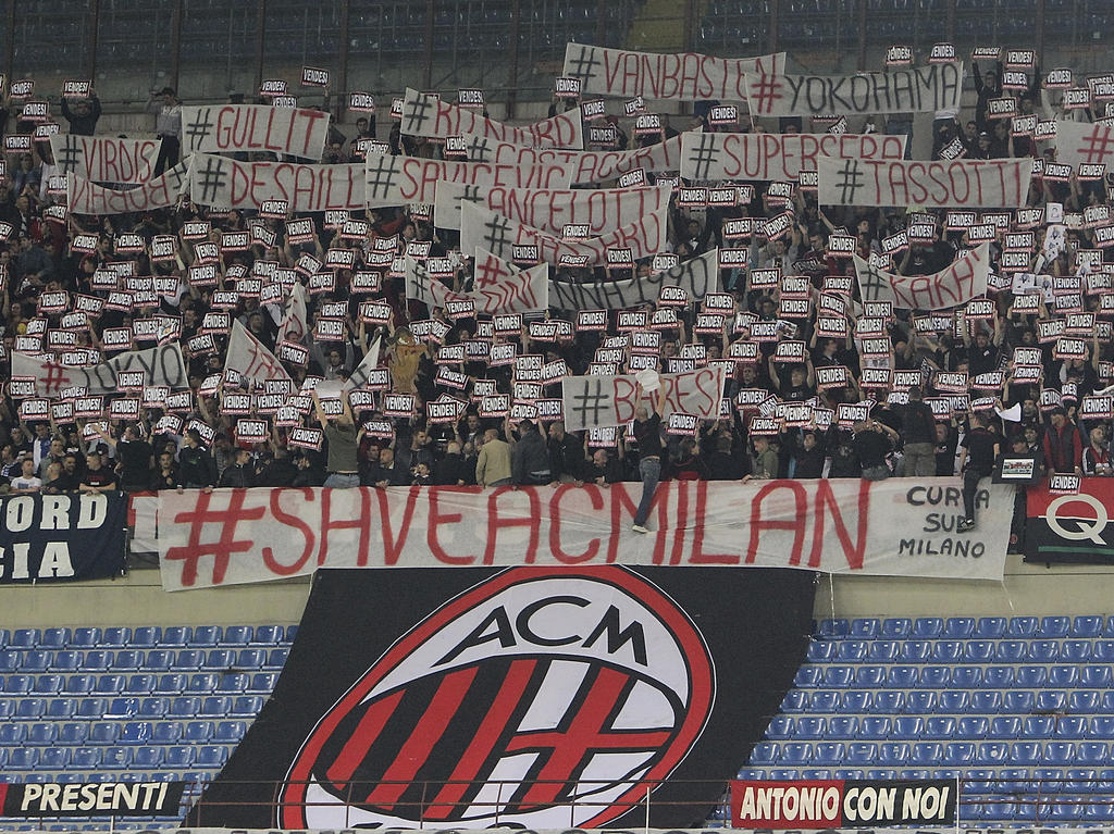 Der AC Milan schriebt Rekordverluste und steht zum Verkauf. Die Anhänger der Rossoneri bringen beim Heimspiel gegen Sampdoria (30. Runde) ihre Sorge über die Zukunft des Klubs zum Ausdruck
