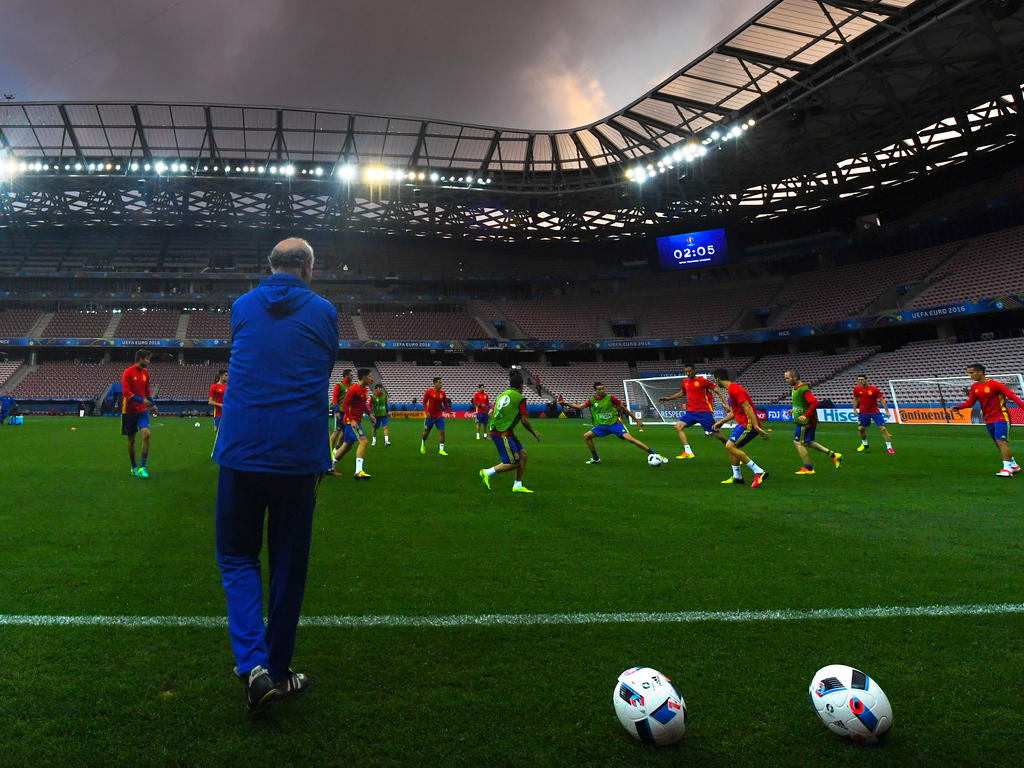 Spaniens Nationaltrainer Vicente Del Bosque ist sehr froh über seine Ersatzspieler