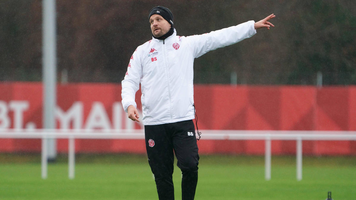 Der Mainzer Trainer Bo Svensson ist nach seiner vierten Gelben Karte für das nächste Bundesligaspiel gesperrt