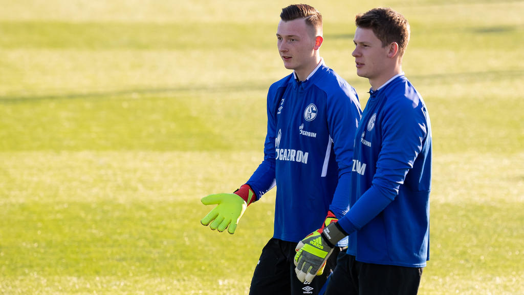 Markus Schubert (l.) könnte Alexander Nübel (r.) beim FC Schalke 04 dauerhaft verdrängen