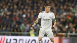Toni Kroos glaubt, dass auch künftig sehr viel Geld im Fußball ausgegeben wird