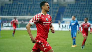 Robert Glatzel unterschreibt beim Hamburger SV
