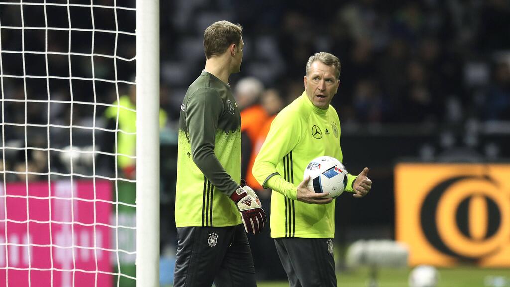 Andi Köpke trainierte früher im DFB-Team unter anderem Bayern-Keeper Manuel Neuer Andi Köpke trainierte früher im DFB-Team unter anderem Bayern-Keeper Manuel Neuer