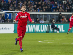 Bruno Uvini is blij met de overwinning na afloop van het competitieduel sc Heerenveen - FC Twente (06-02-2016).