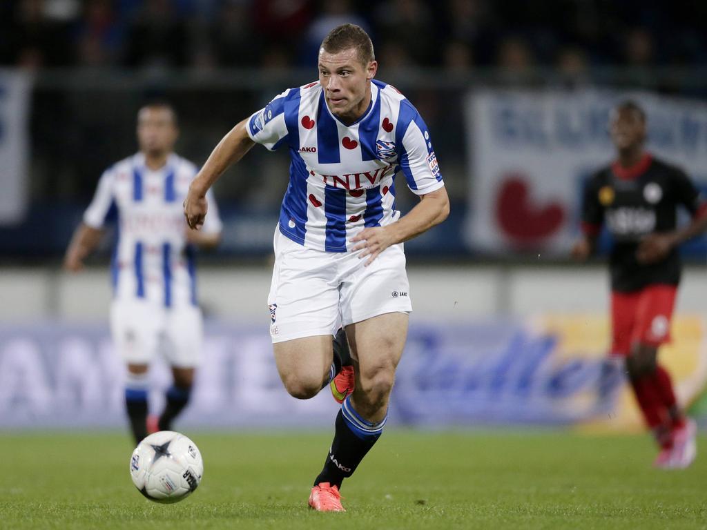 Yanic Wildschut begint aan een actie tijdens sc Heerenveen - Excelsior. (23-8-2014)