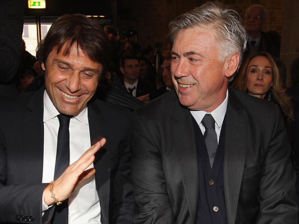 Carlo Ancelotti (r.) sieht ein 50:50-Duell zwischen Italien und dem DFB