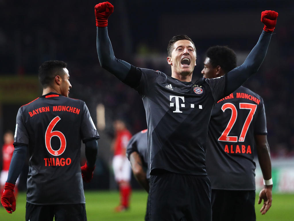 Robert Lewandowski volvió a ser vital para que el Bayern triunfase. (Foto: Getty)