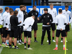 Joachim Löw trifft mit der deutschen Nationalmannschaft im Confed-Cup-Finale auf Chile