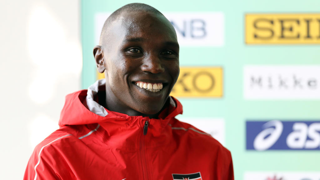 Geoffrey Kamworor hat den Halbmarathon-Weltrekord gebrochen Geoffrey Kamworor hat den Halbmarathon-Weltrekord gebrochen