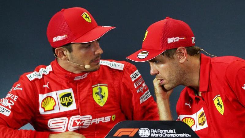 Sebastian Vettel und Charles Leclerc (l.) im Gespräch Sebastian Vettel und Charles Leclerc (l.) im Gespräch