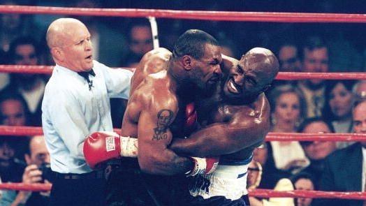 Evander Holyfield und Mike Tyson trafen 1997 in Las Vegas aufeinander Evander Holyfield und Mike Tyson trafen 1997 in Las Vegas aufeinander
