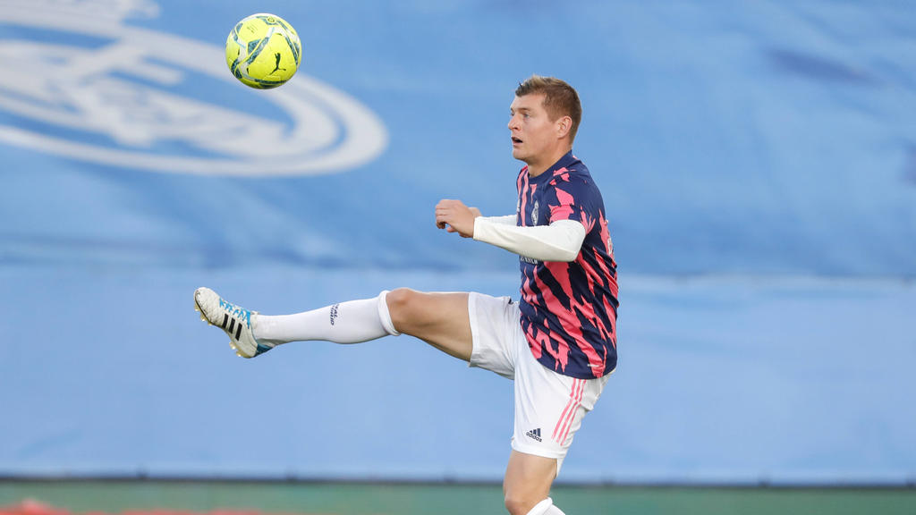 Toni Kroos ist noch in Madrid in Quarantäne, nachdem er sich mit dem Coronavirus infiziert hat Toni Kroos ist noch in Madrid in Quarantäne, nachdem er sich mit dem Coronavirus infiziert hat