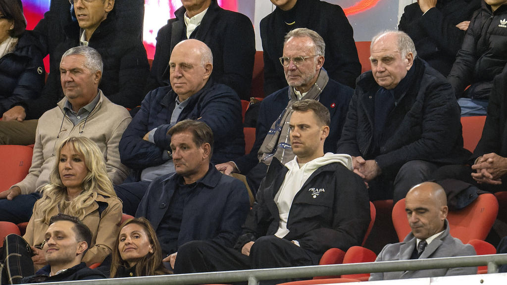 Manuel Neuer muss die Spiele des FC Bayern derzeit von der Tribüne aus verfolgen
