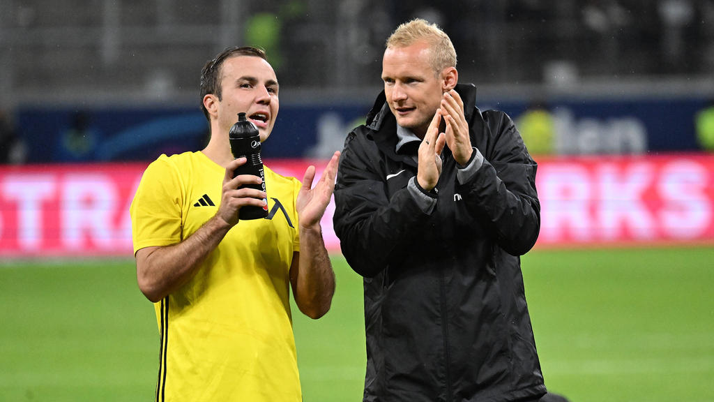 Eintracht-Kapitän Sebastian Rode (rechts) will seine Karriere bald beenden