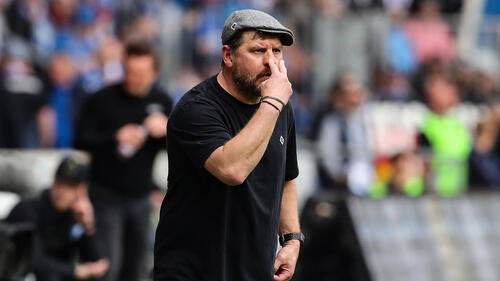 HSV-Trainer Steffen Baumgart  schaut im Kampf um den Aufstieg in die Bundesliga nicht auf die Konkurrenten