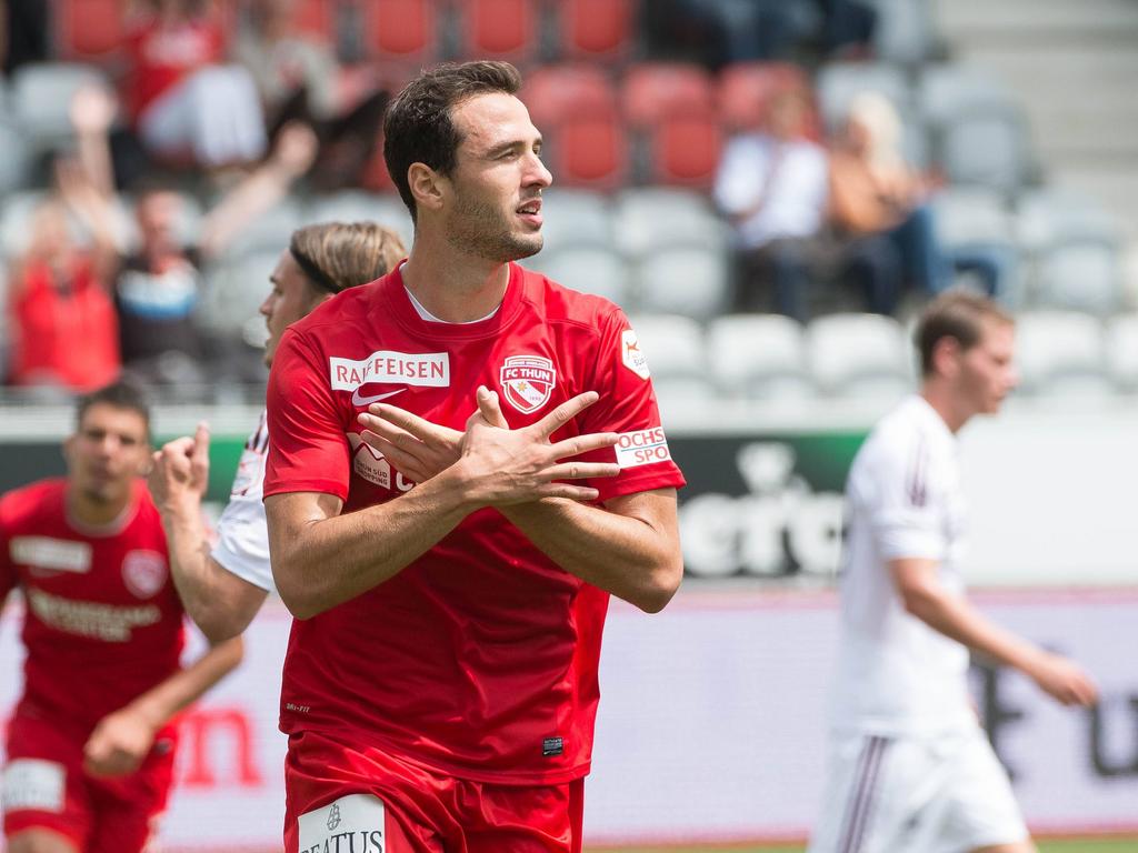 Berat Sadik feiert seinen Treffer gegen Vaduz vom Elfmeterpunkt