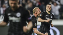 Musste sich nach seiner Verletzung im Chelsea-Spiel operiert werden: Sebastian Rode (M.)