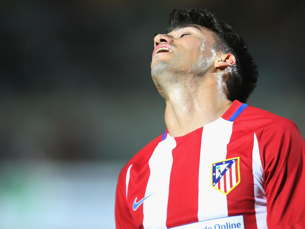 Gaitán se lamenta en una acción ante el Crotone en esta pasada pretemporada. (Foto: Getty) Gaitán se lamenta en una acción ante el Crotone en esta pasada pretemporada. (Foto: Getty)