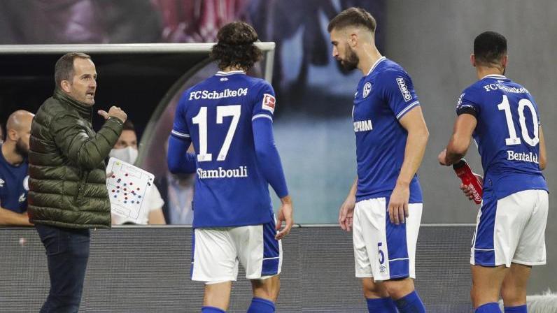 Manuel Baum (l.) hat beim FC Schalke 04 viel Arbeit vor sich